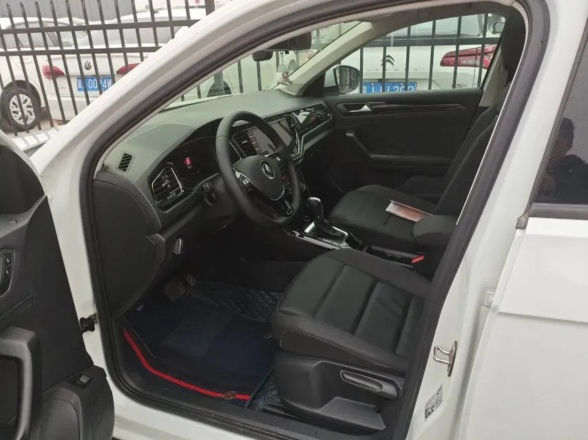 2021 Volkswagen T-Roc 1.4T 150HP L4 7DCT,autocango,china used car exporter,china ev exporter,chinese used car exporter,chinese used ev exporter