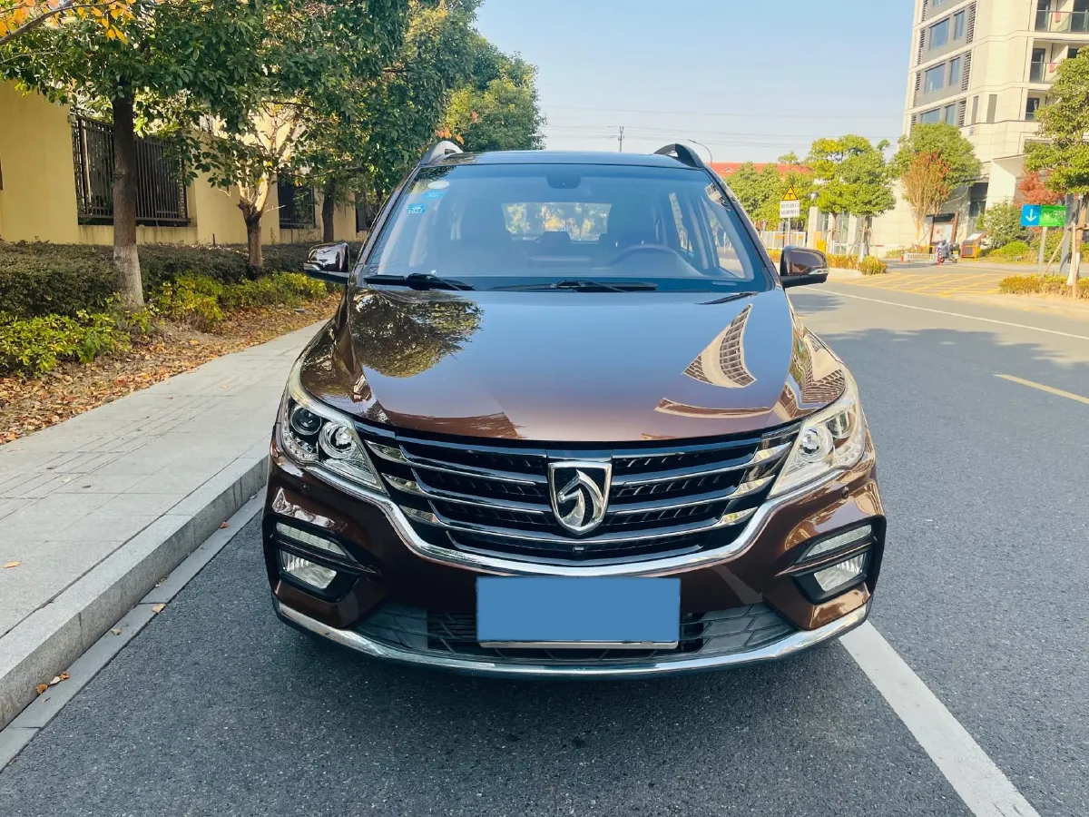 2017 BaoJun 560 1.5T 150HP L4 6DCT,autocango,china used car exporter,china ev exporter,chinese used car exporter,chinese used ev exporter