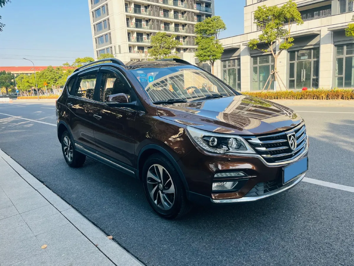 2017 BaoJun 560 1.5T 150HP L4 6DCT,autocango,china used car exporter,china ev exporter,chinese used car exporter,chinese used ev exporter