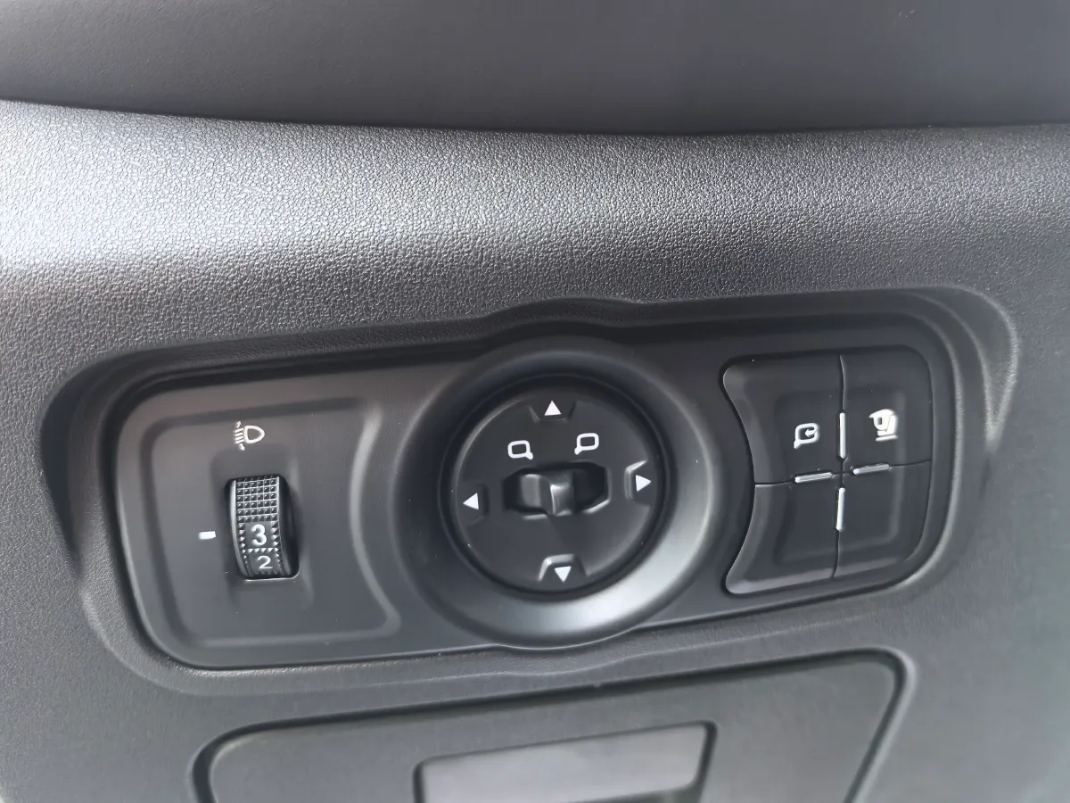 2024 212 212 T01 2.0T 252HP L4 8AT,autocango,china used car exporter,china ev exporter,chinese used car exporter,chinese used ev exporter