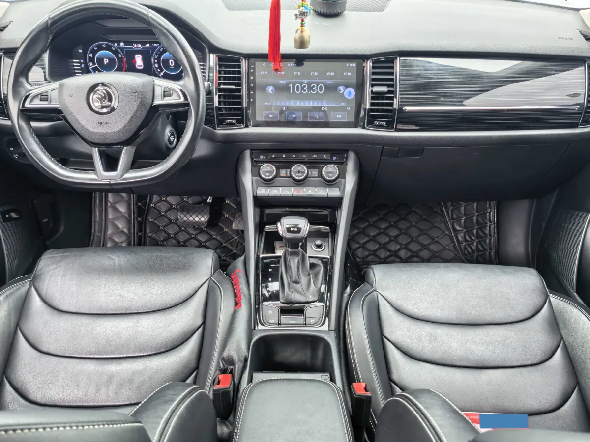 2019 Skoda Superb 2.0T 220HP L4 7DCT,autocango,china used car exporter,china ev exporter,chinese used car exporter,chinese used ev exporter