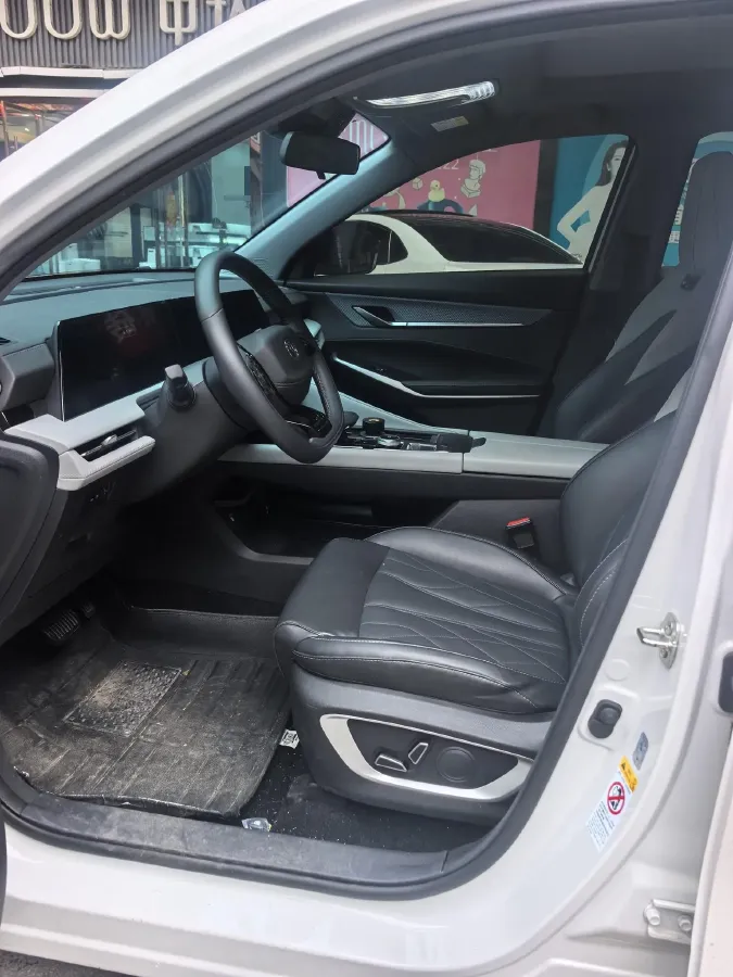 2022 ChangAn CS75 Plus 1.5T 188HP L4 8AT,autocango,china used car exporter,china ev exporter,chinese used car exporter,chinese used ev exporter
