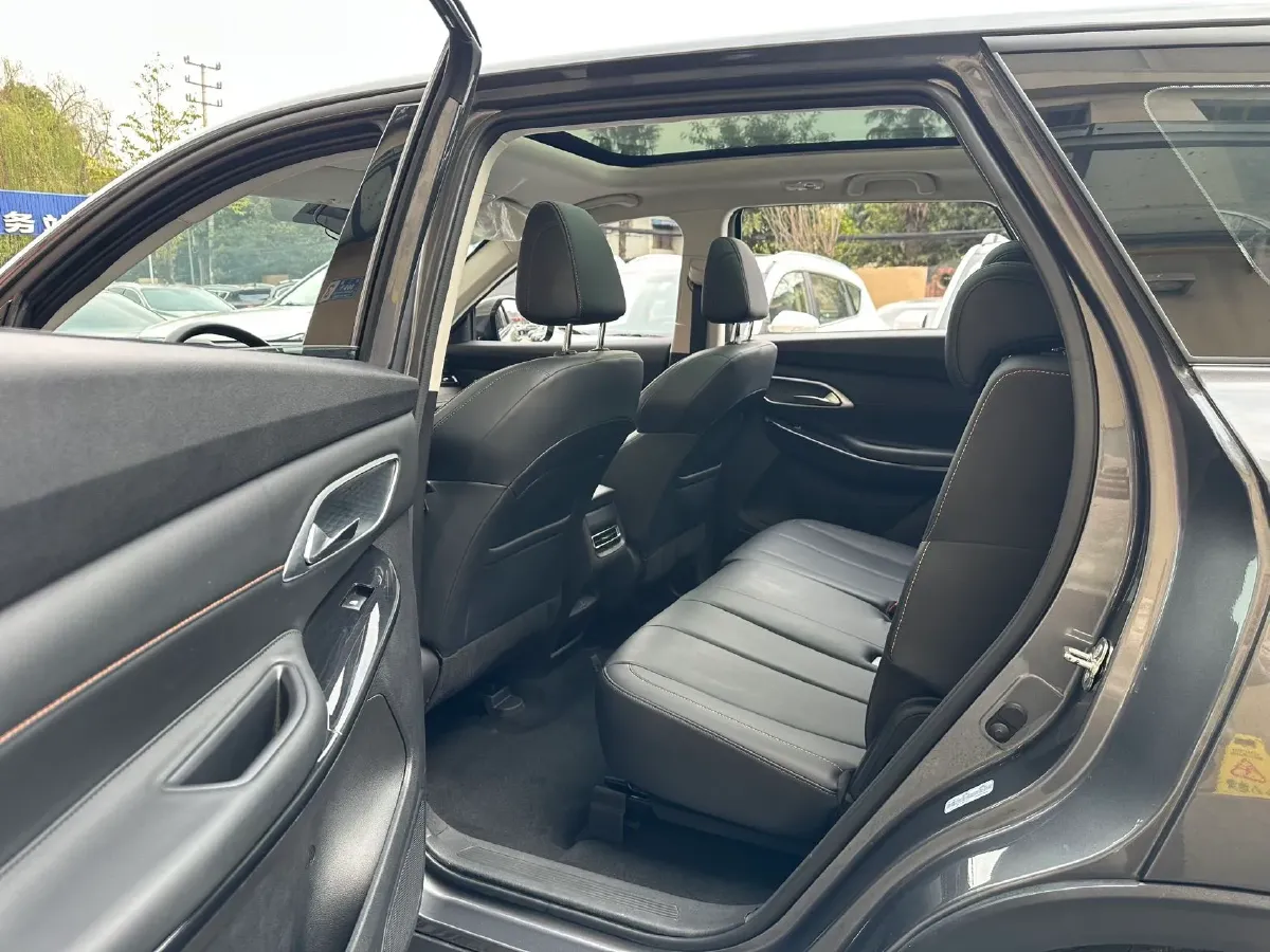 2024 ChangAn X7 PLUS 1.5T 188HP L4 7DCT,autocango,china used car exporter,china ev exporter,chinese used car exporter,chinese used ev exporter