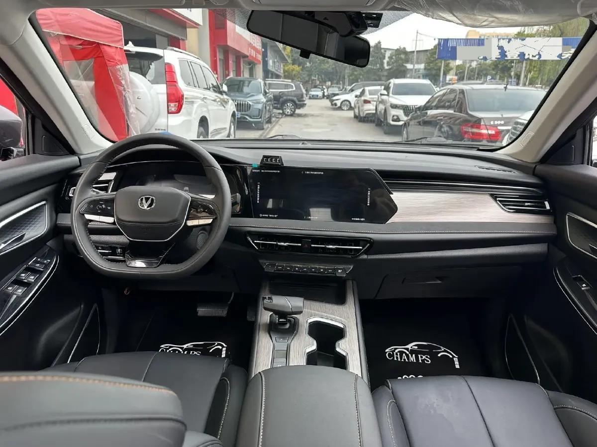 2024 ChangAn X7 PLUS 1.5T 188HP L4 7DCT,autocango,china used car exporter,china ev exporter,chinese used car exporter,chinese used ev exporter