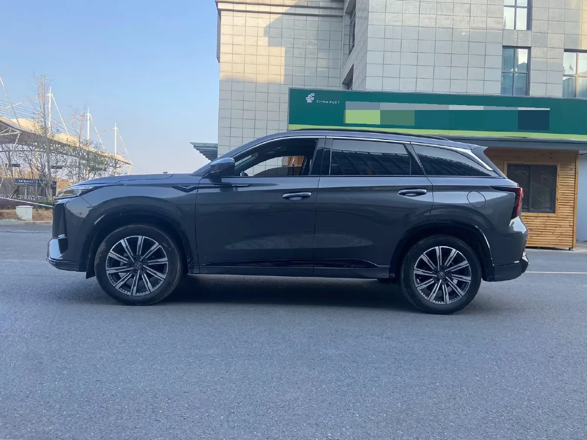 2023 ChangAn CS75 Plus 1.5T 188HP L4 8AT,autocango,china used car exporter,china ev exporter,chinese used car exporter,chinese used ev exporter