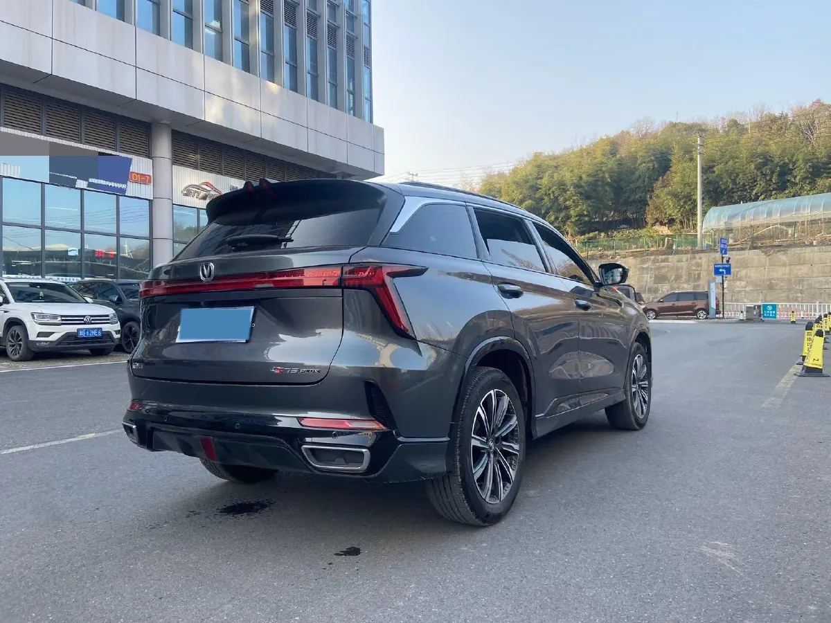 2023 ChangAn CS75 Plus 1.5T 188HP L4 8AT,autocango,china used car exporter,china ev exporter,chinese used car exporter,chinese used ev exporter
