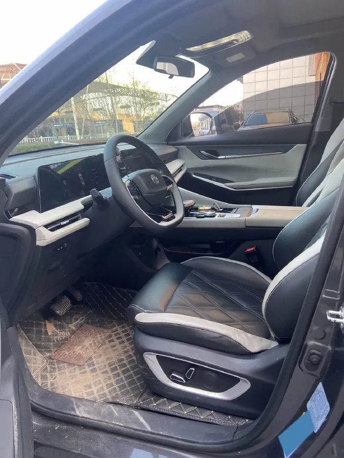 2023 ChangAn CS75 Plus 1.5T 188HP L4 8AT,autocango,china used car exporter,china ev exporter,chinese used car exporter,chinese used ev exporter