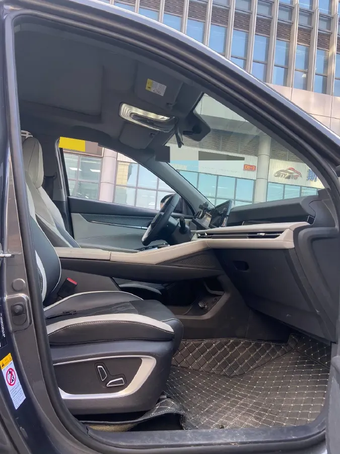 2023 ChangAn CS75 Plus 1.5T 188HP L4 8AT,autocango,china used car exporter,china ev exporter,chinese used car exporter,chinese used ev exporter