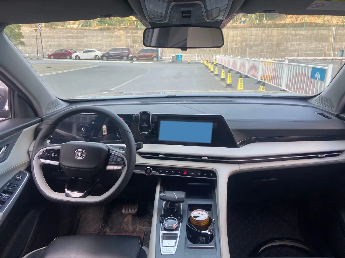 2023 ChangAn CS75 Plus 1.5T 188HP L4 8AT,autocango,china used car exporter,china ev exporter,chinese used car exporter,chinese used ev exporter