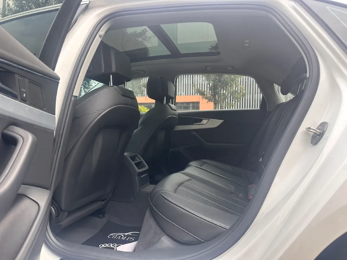 2023 Audi A4L 2.0T 190HP L4 7DCT,autocango,china used car exporter,china ev exporter,chinese used car exporter,chinese used ev exporter