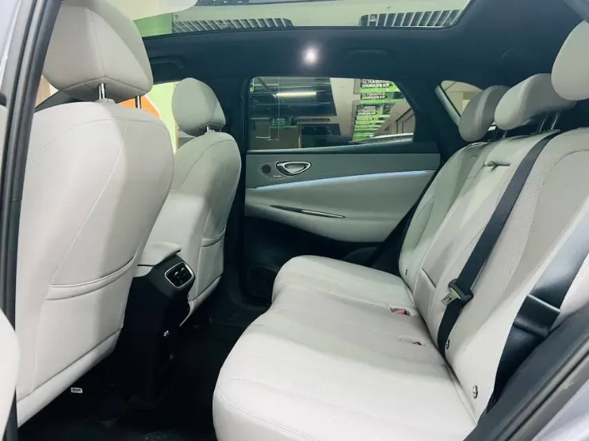 2025 LanDian E5 PLUS 1.5L 95HP L4 E-CVT PHEV,autocango,china used car exporter,china ev exporter,chinese used car exporter,chinese used ev exporter