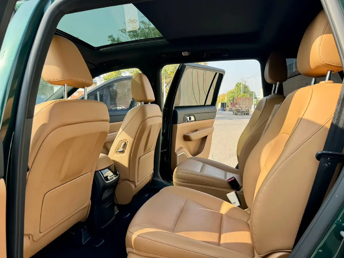 2021 Li ONE Range Extended 131HP REEV 40.5KWH,autocango,china used car exporter,china ev exporter,chinese used car exporter,chinese used ev exporter