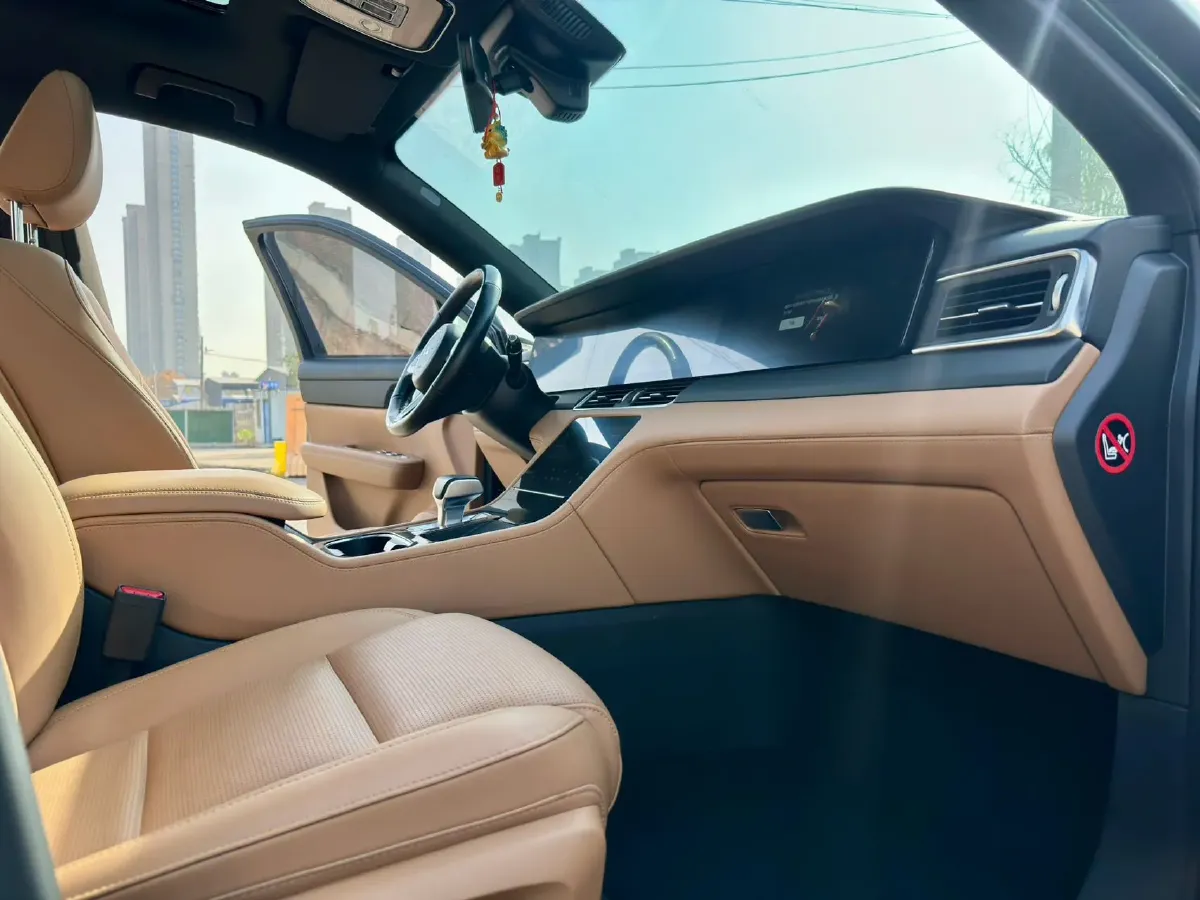 2021 Li ONE Range Extended 131HP REEV 40.5KWH,autocango,china used car exporter,china ev exporter,chinese used car exporter,chinese used ev exporter