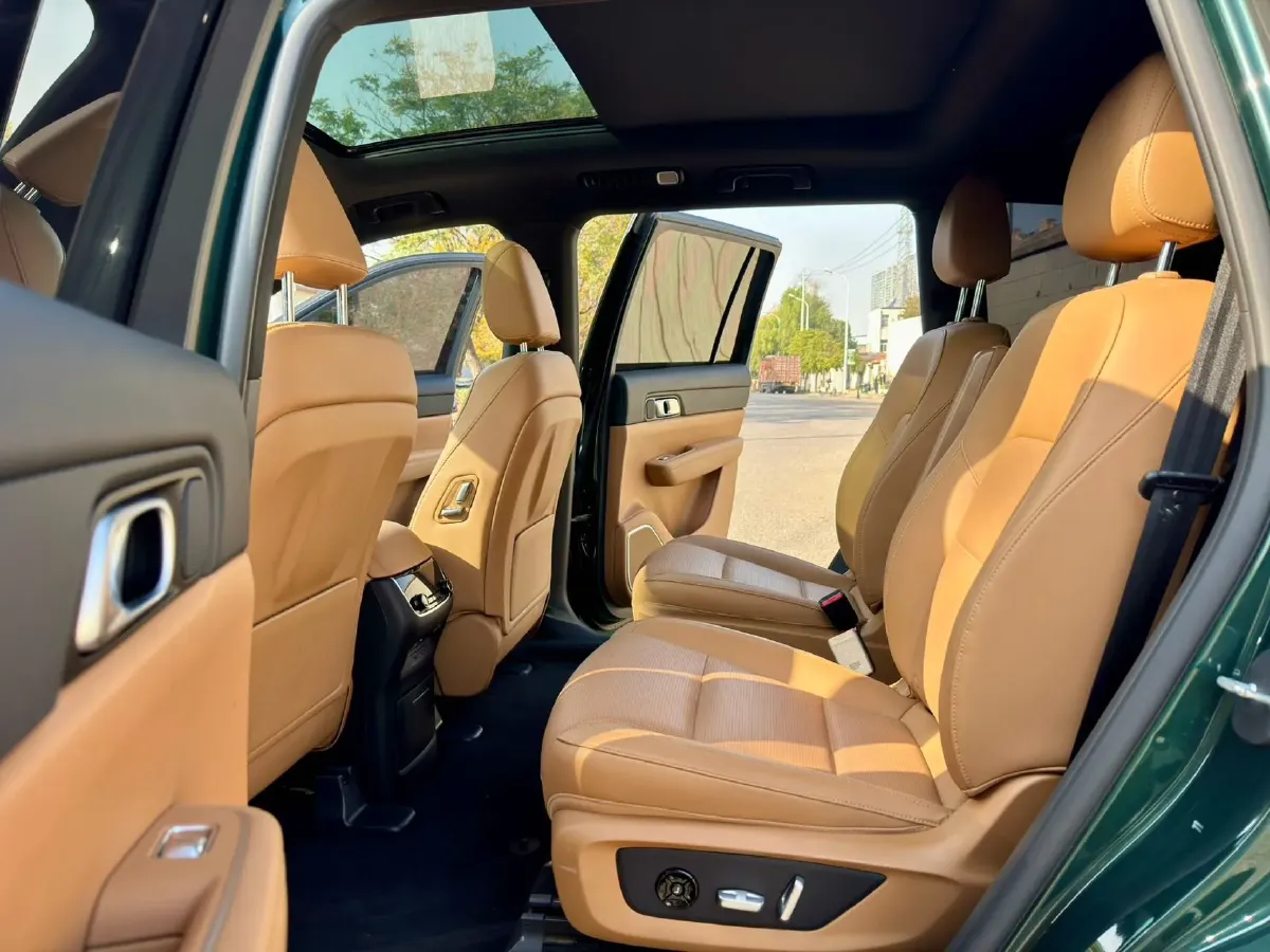 2021 Li ONE Range Extended 131HP REEV 40.5KWH,autocango,china used car exporter,china ev exporter,chinese used car exporter,chinese used ev exporter