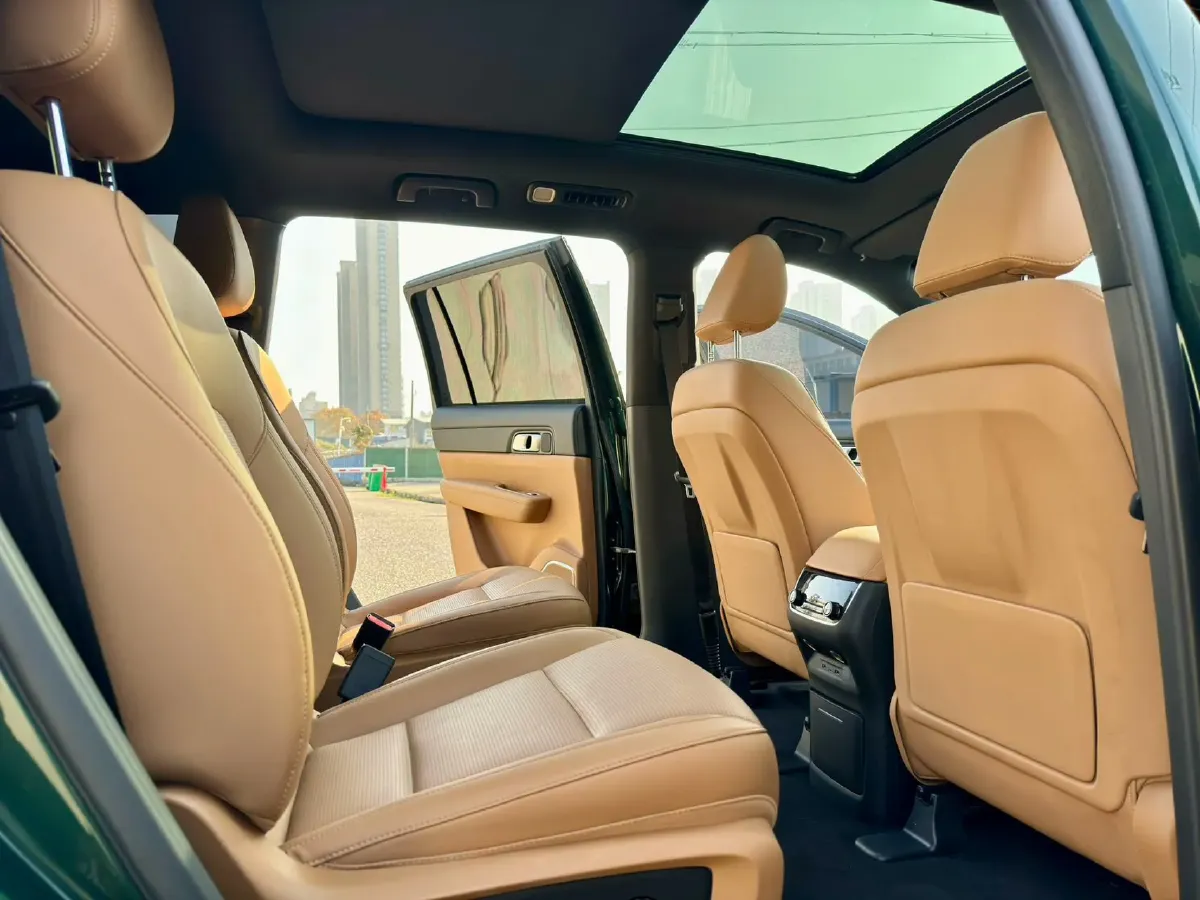 2021 Li ONE Range Extended 131HP REEV 40.5KWH,autocango,china used car exporter,china ev exporter,chinese used car exporter,chinese used ev exporter