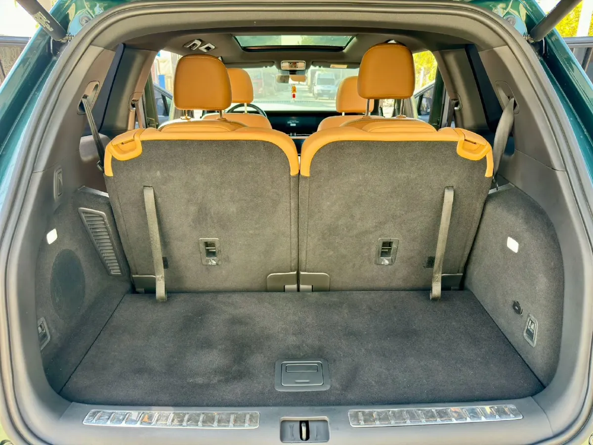 2021 Li ONE Range Extended 131HP REEV 40.5KWH,autocango,china used car exporter,china ev exporter,chinese used car exporter,chinese used ev exporter