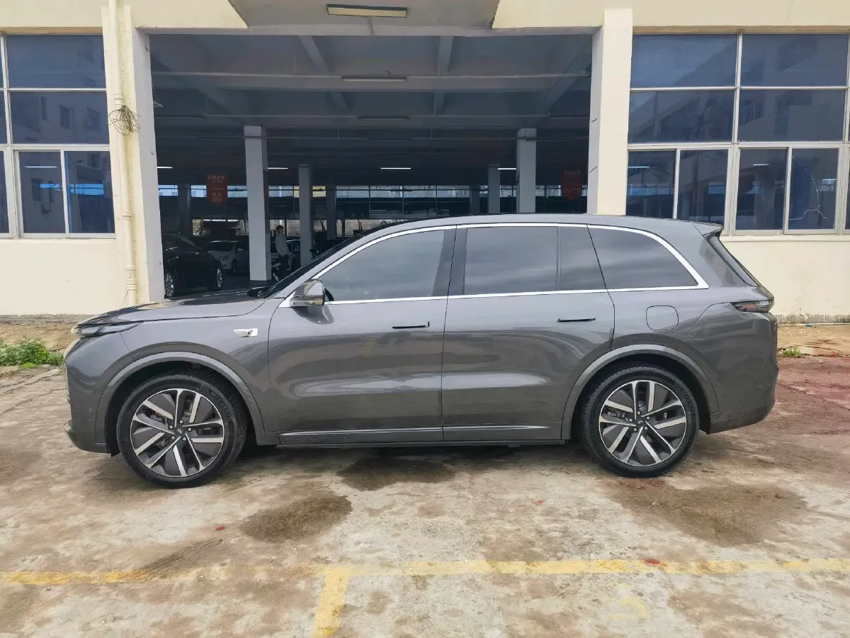 2023 Li L8 Range Extended 154HP REEV 40.9KWH,autocango,china used car exporter,china ev exporter,chinese used car exporter,chinese used ev exporter