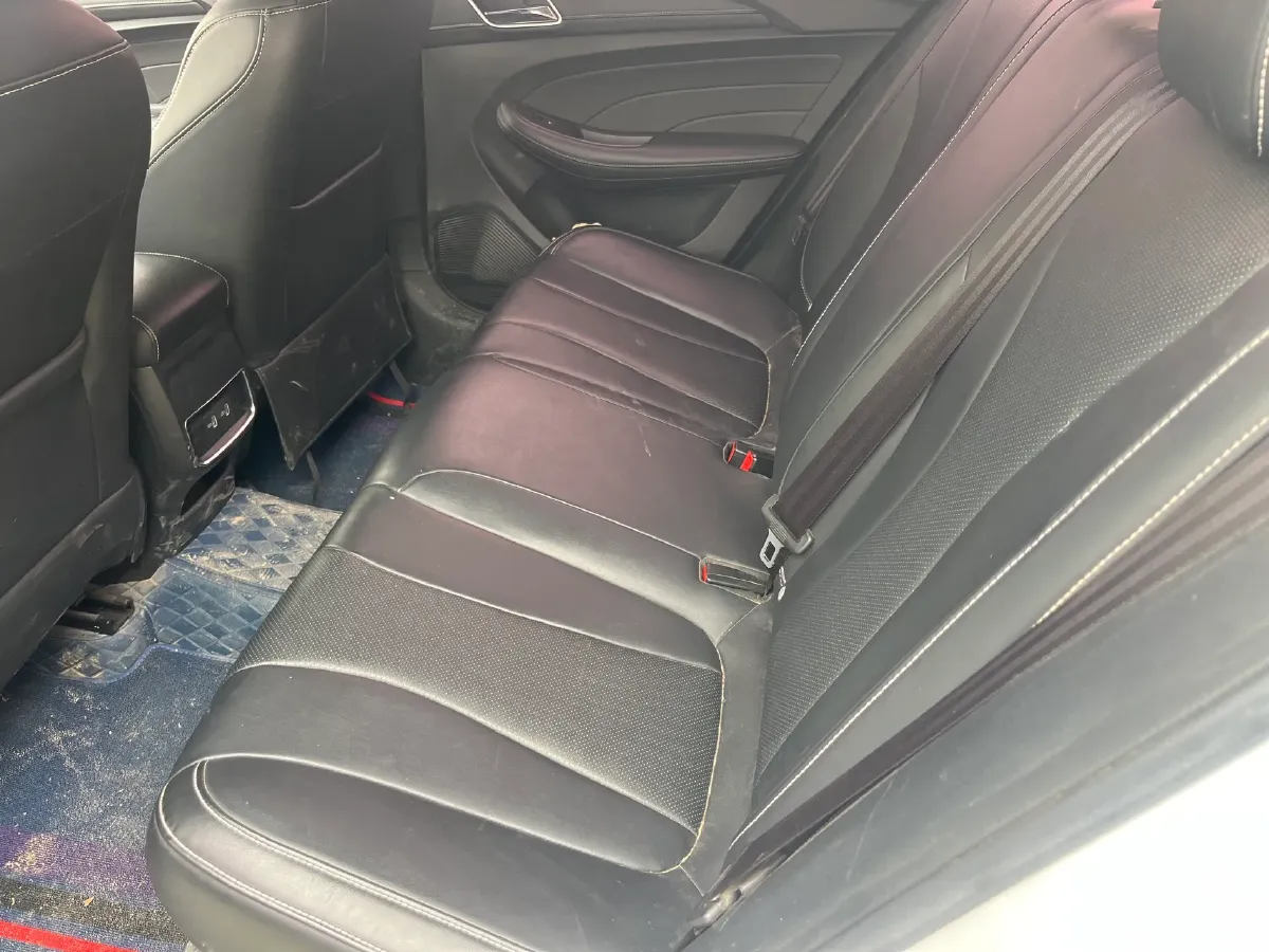 2020 Roewe i5 1.5L 120HP L4 CVT,autocango,china used car exporter,china ev exporter,chinese used car exporter,chinese used ev exporter