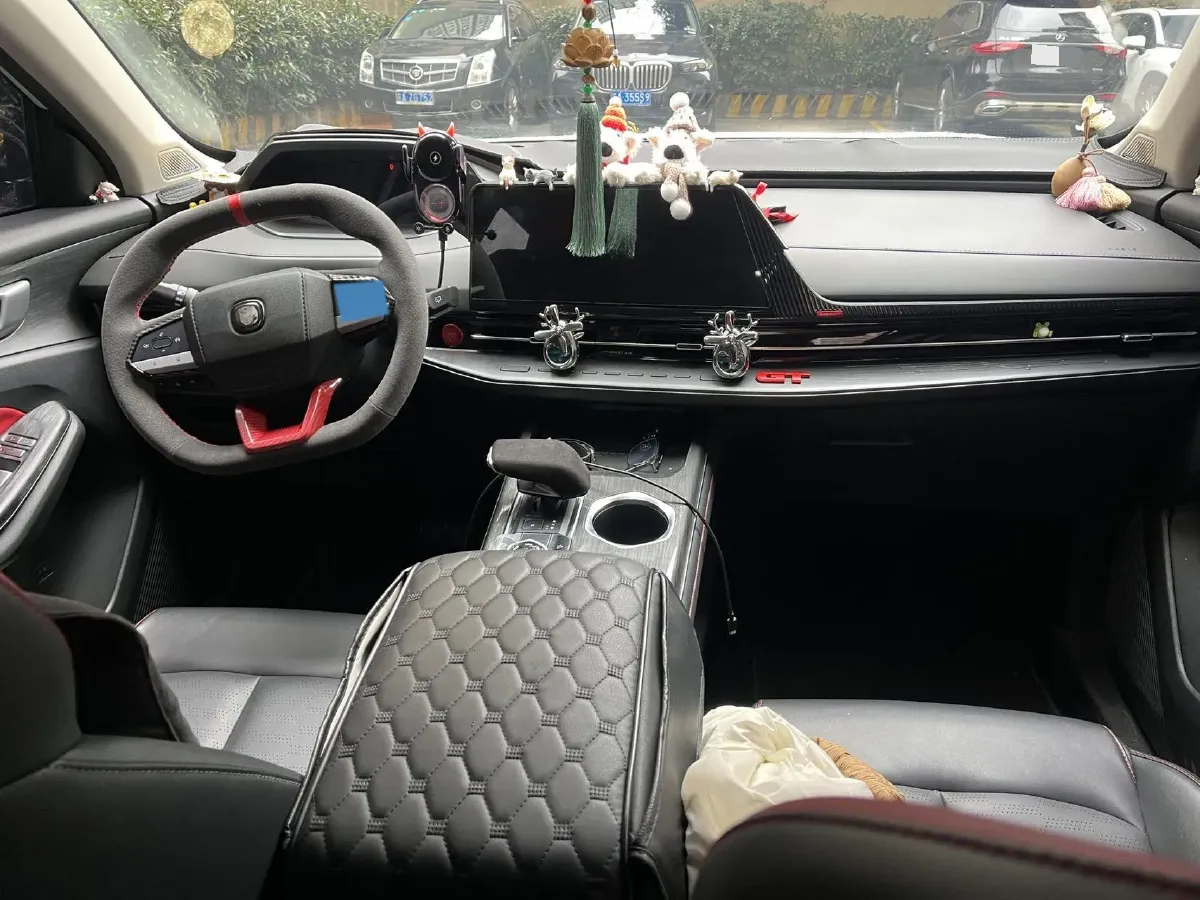 2022 ChangAn Oshan X7 Plus 1.5T 188HP L4 7DCT,autocango,china used car exporter,china ev exporter,chinese used car exporter,chinese used ev exporter