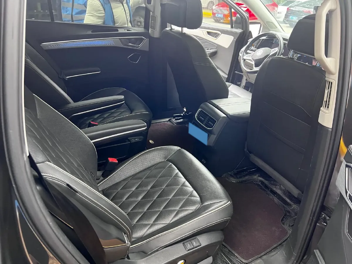 2021 Volkswagen Talagon 2.0T 220HP L4 7DCT,autocango,china used car exporter,china ev exporter,chinese used car exporter,chinese used ev exporter