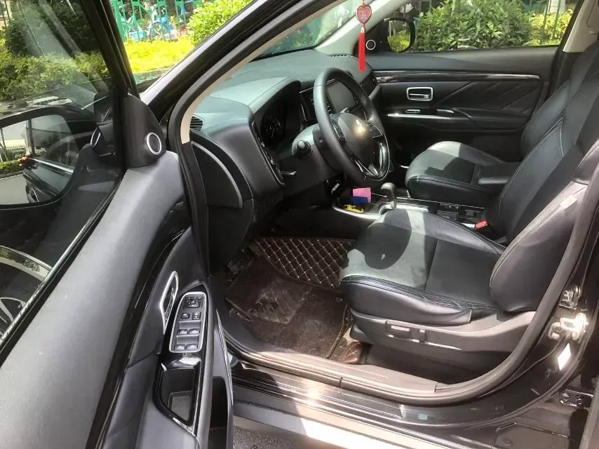 2019 Mitsubishi Outlander 2.0L 166HP L4 CVT,autocango,china used car exporter,china ev exporter,chinese used car exporter,chinese used ev exporter