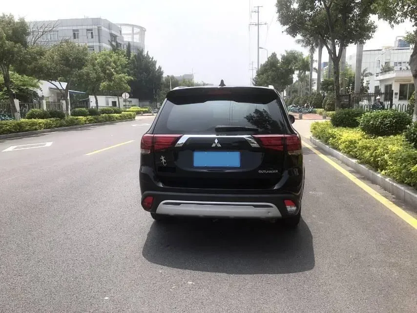 2019 Mitsubishi Outlander 2.0L 166HP L4 CVT,autocango,china used car exporter,china ev exporter,chinese used car exporter,chinese used ev exporter