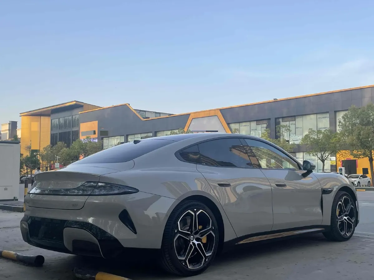 2024 MI SU7 BEV 73.6KWH,autocango,china used car exporter,china ev exporter,chinese used car exporter,chinese used ev exporter