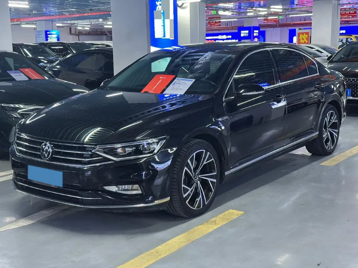 2021 Volkswagen Magotan 2.0T 186HP L4 7DCT,autocango,china used car exporter,china ev exporter,chinese used car exporter,chinese used ev exporter