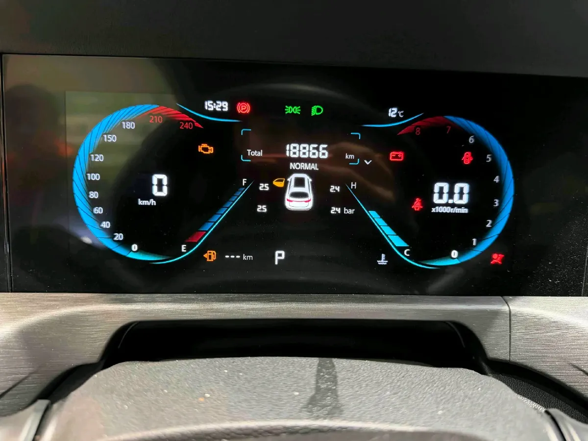 2023 ChangAn CS35 Plus 1.4T 160HP L4 7DCT,autocango,china used car exporter,china ev exporter,chinese used car exporter,chinese used ev exporter