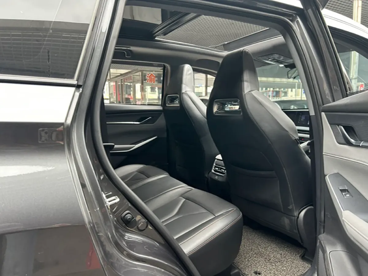 2023 ChangAn CS75 Plus 1.5T 188HP L4 8AT,autocango,china used car exporter,china ev exporter,chinese used car exporter,chinese used ev exporter