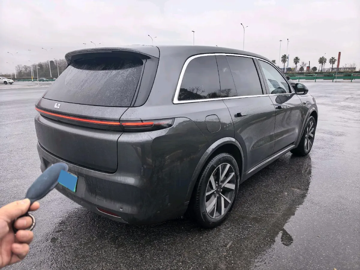 2023 Li L8 Range Extended 154HP REEV 40.9KWH,autocango,china used car exporter,china ev exporter,chinese used car exporter,chinese used ev exporter