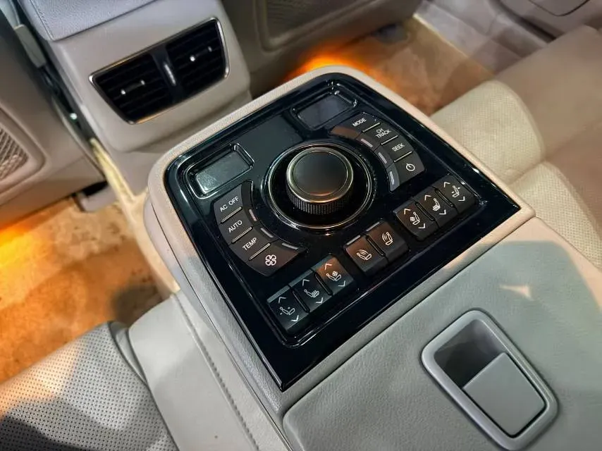 2019 HongQi H7 2.0T 204HP L4 6AT,autocango,china used car exporter,china ev exporter,chinese used car exporter,chinese used ev exporter