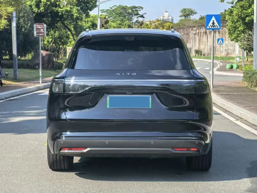 2025 AITO AITO M8 REEV 160HP REEV 53.4KWH,autocango,china used car exporter,china ev exporter,chinese used car exporter,chinese used ev exporter
