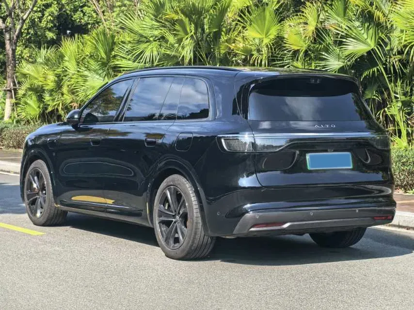 2025 AITO AITO M8 REEV 160HP REEV 53.4KWH,autocango,china used car exporter,china ev exporter,chinese used car exporter,chinese used ev exporter