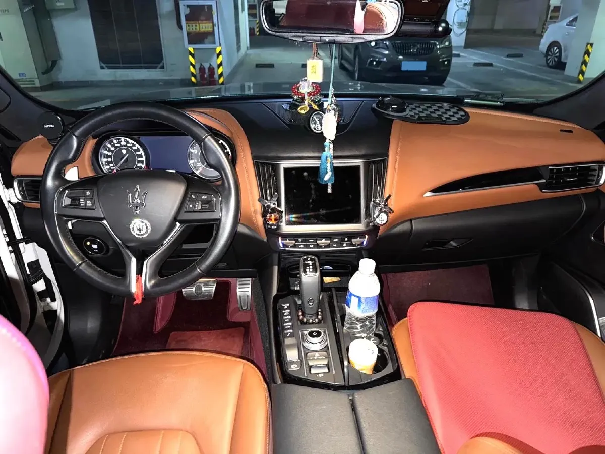 2022 Maserati Levante 2.0T 330HP L4 8AT,autocango,china used car exporter,china ev exporter,chinese used car exporter,chinese used ev exporter