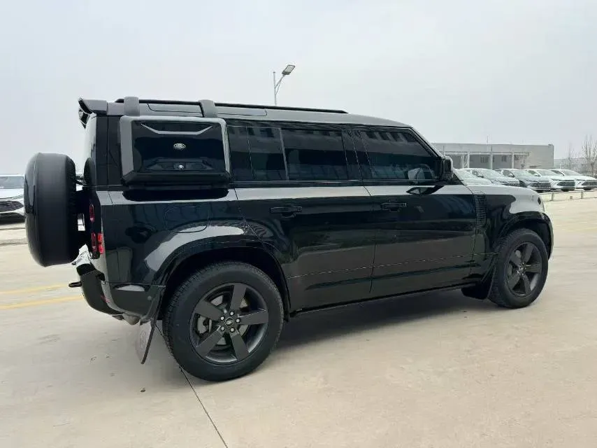 2024 Land Rover Defender 3.0T 400HP L6 8AT,autocango,china used car exporter,china ev exporter,chinese used car exporter,chinese used ev exporter