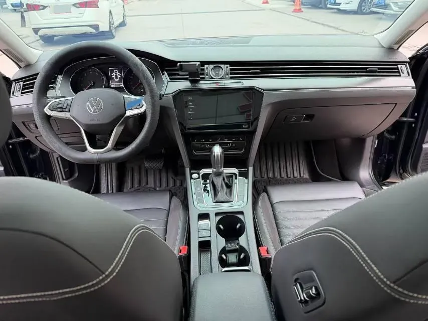 2020 Volkswagen Magotan 2.0T 186HP L4 7DCT,autocango,china used car exporter,china ev exporter,chinese used car exporter,chinese used ev exporter