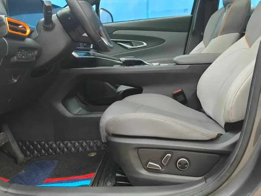 2022 ChangAn UNI-T 1.5T 188HP L4 7DCT,autocango,china used car exporter,china ev exporter,chinese used car exporter,chinese used ev exporter