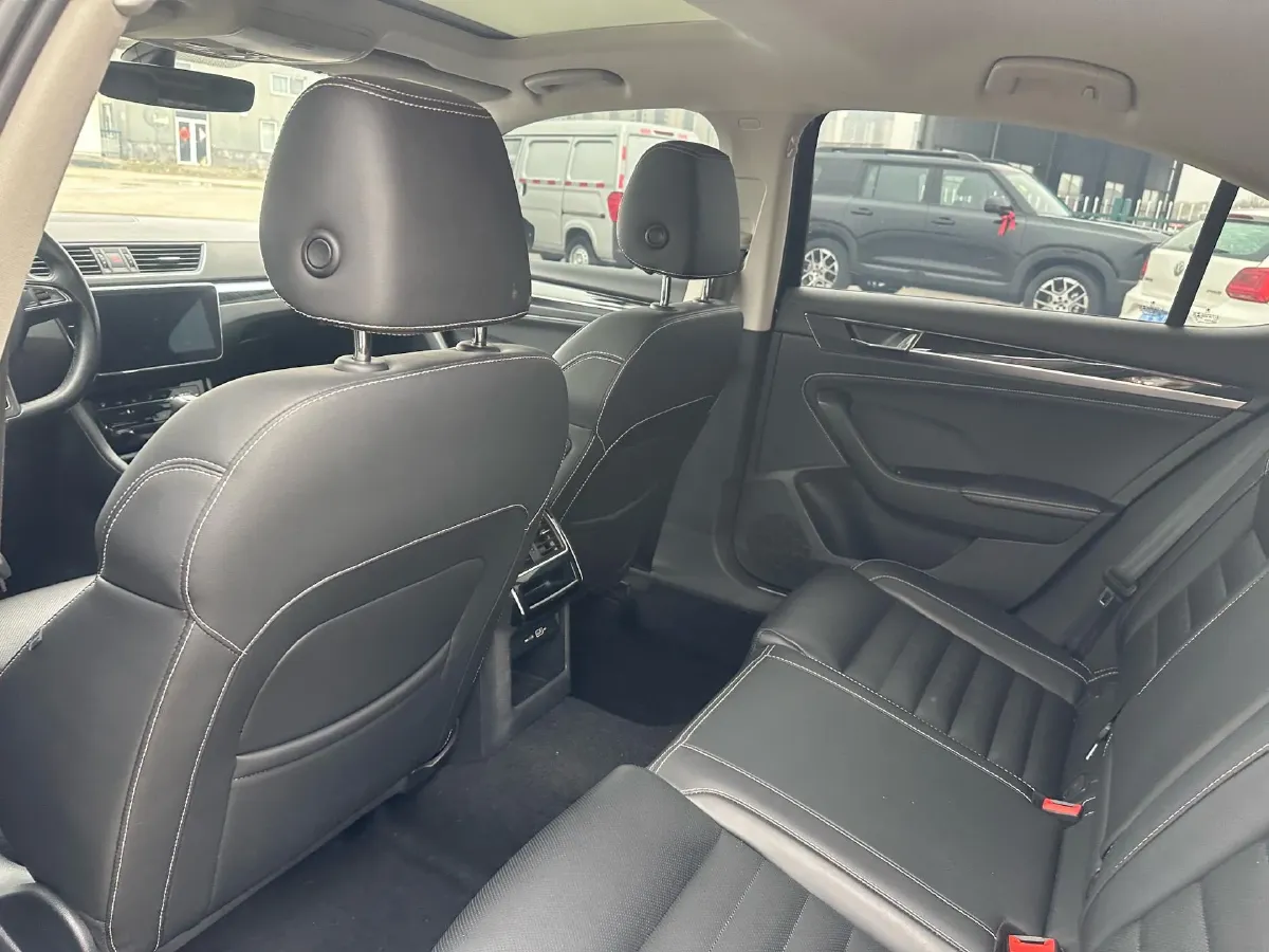 2022 Skoda Superb 2.0T 186HP L4 7DCT,autocango,china used car exporter,china ev exporter,chinese used car exporter,chinese used ev exporter