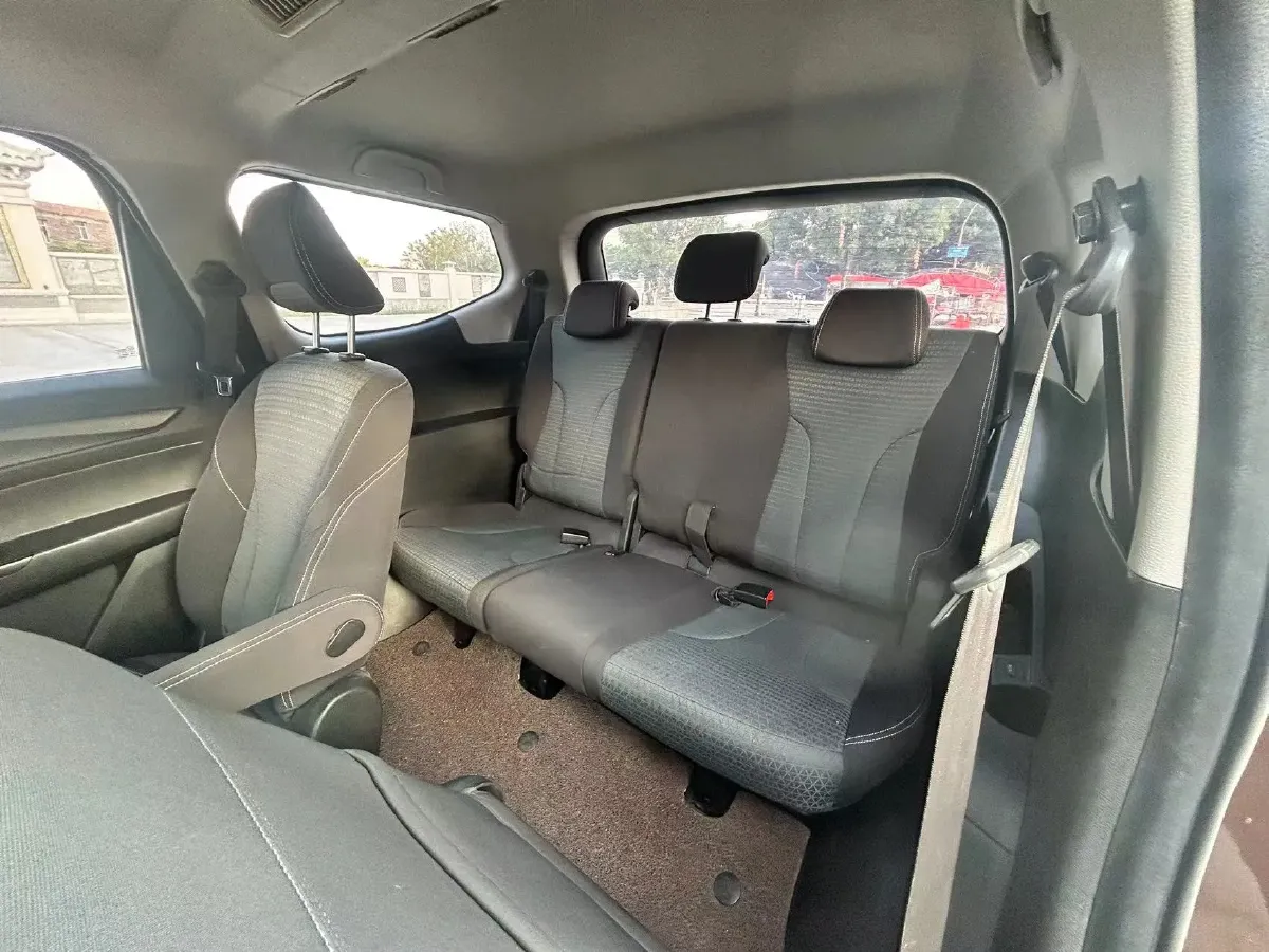 2019 BaoJun 730 1.5T 150HP L4 6DCT,autocango,china used car exporter,china ev exporter,chinese used car exporter,chinese used ev exporter