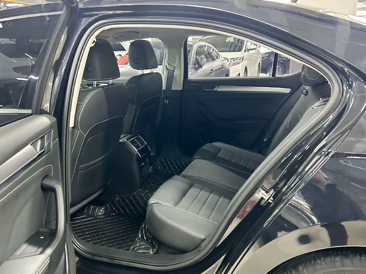 2024 Skoda Superb 1.4T 150HP L4 7DCT,autocango,china used car exporter,china ev exporter,chinese used car exporter,chinese used ev exporter