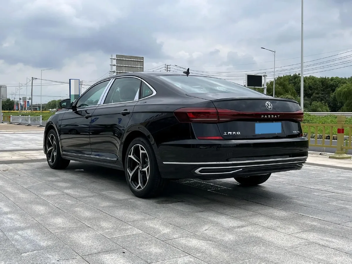 2024 Volkswagen Passat 2.0T 220HP L4 7DCT,autocango,china used car exporter,china ev exporter,chinese used car exporter,chinese used ev exporter