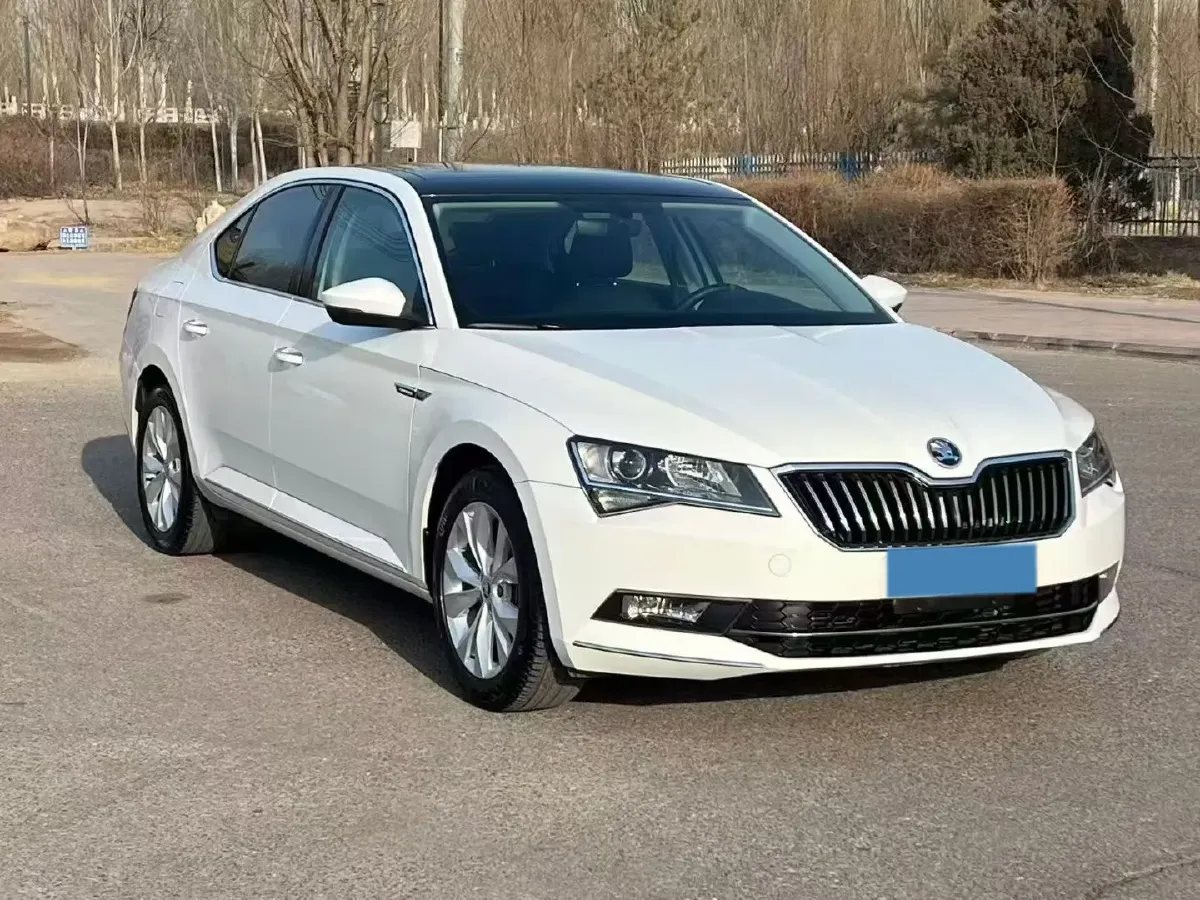 2018 Skoda Superb 1.8T 180HP L4 7DCT,autocango,china used car exporter,china ev exporter,chinese used car exporter,chinese used ev exporter