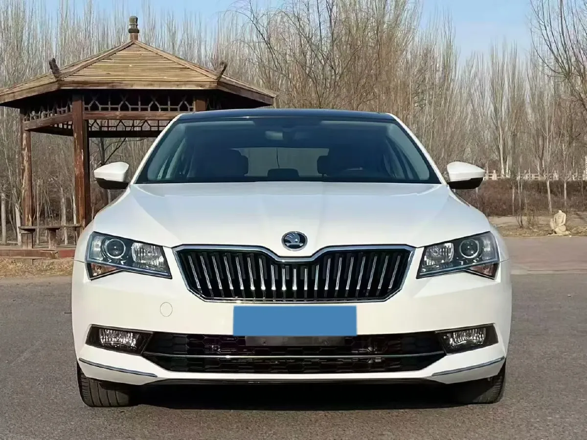 2018 Skoda Superb 1.8T 180HP L4 7DCT,autocango,china used car exporter,china ev exporter,chinese used car exporter,chinese used ev exporter