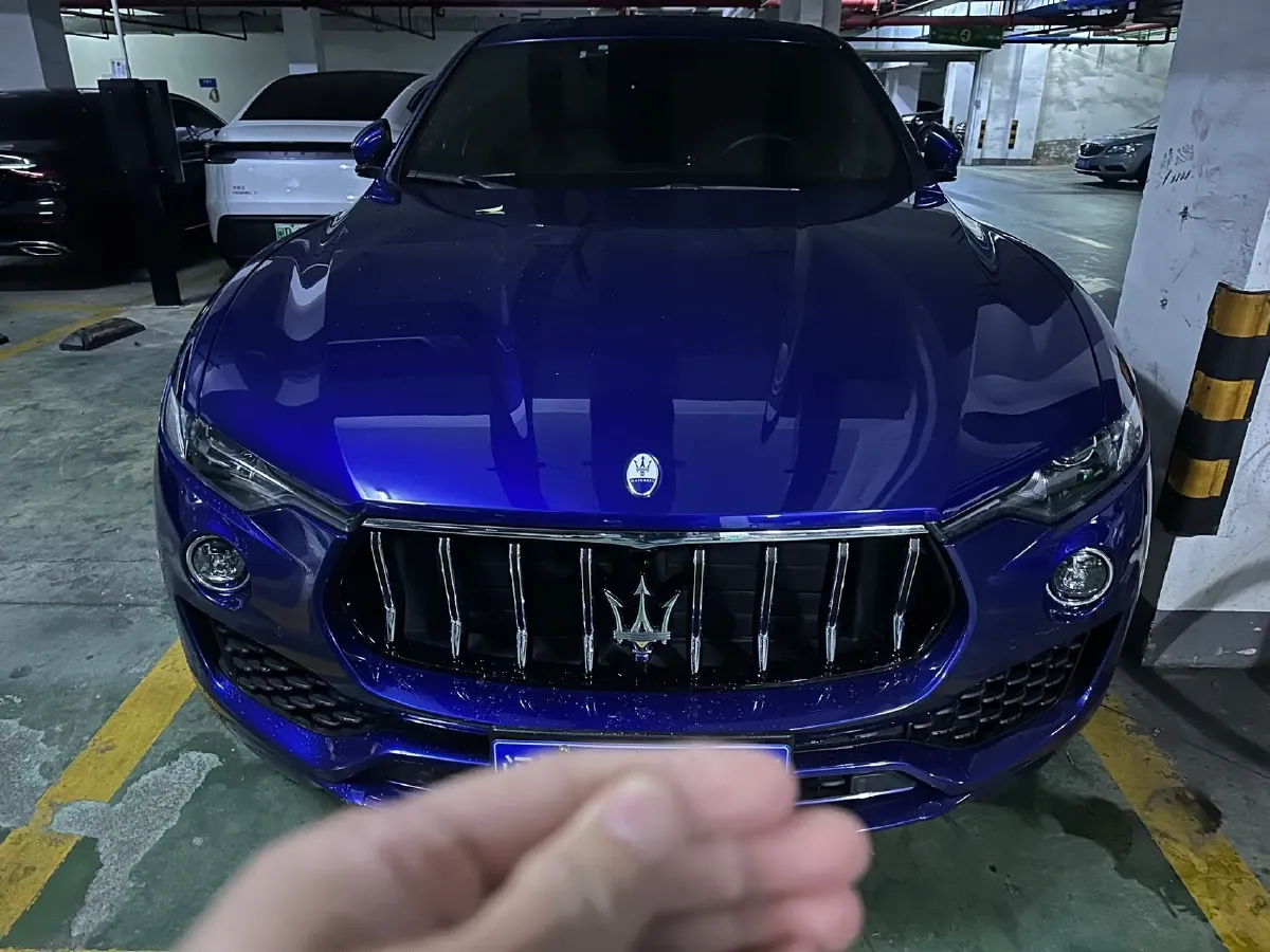2022 Maserati Levante 2.0T 330HP L4 8AT,autocango,china used car exporter,china ev exporter,chinese used car exporter,chinese used ev exporter