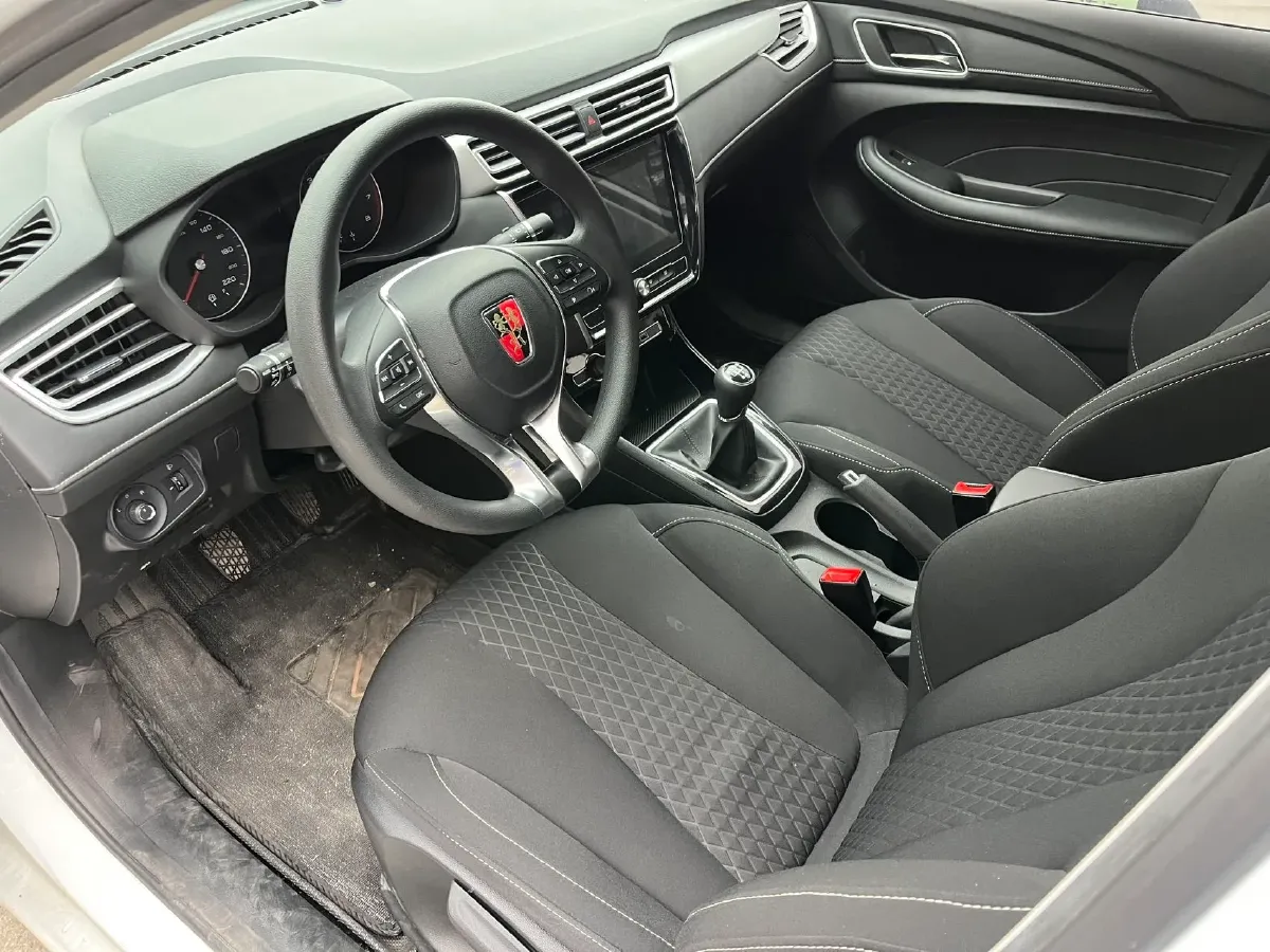 2020 Roewe i5 1.5L 120HP L4 5MT,autocango,china used car exporter,china ev exporter,chinese used car exporter,chinese used ev exporter