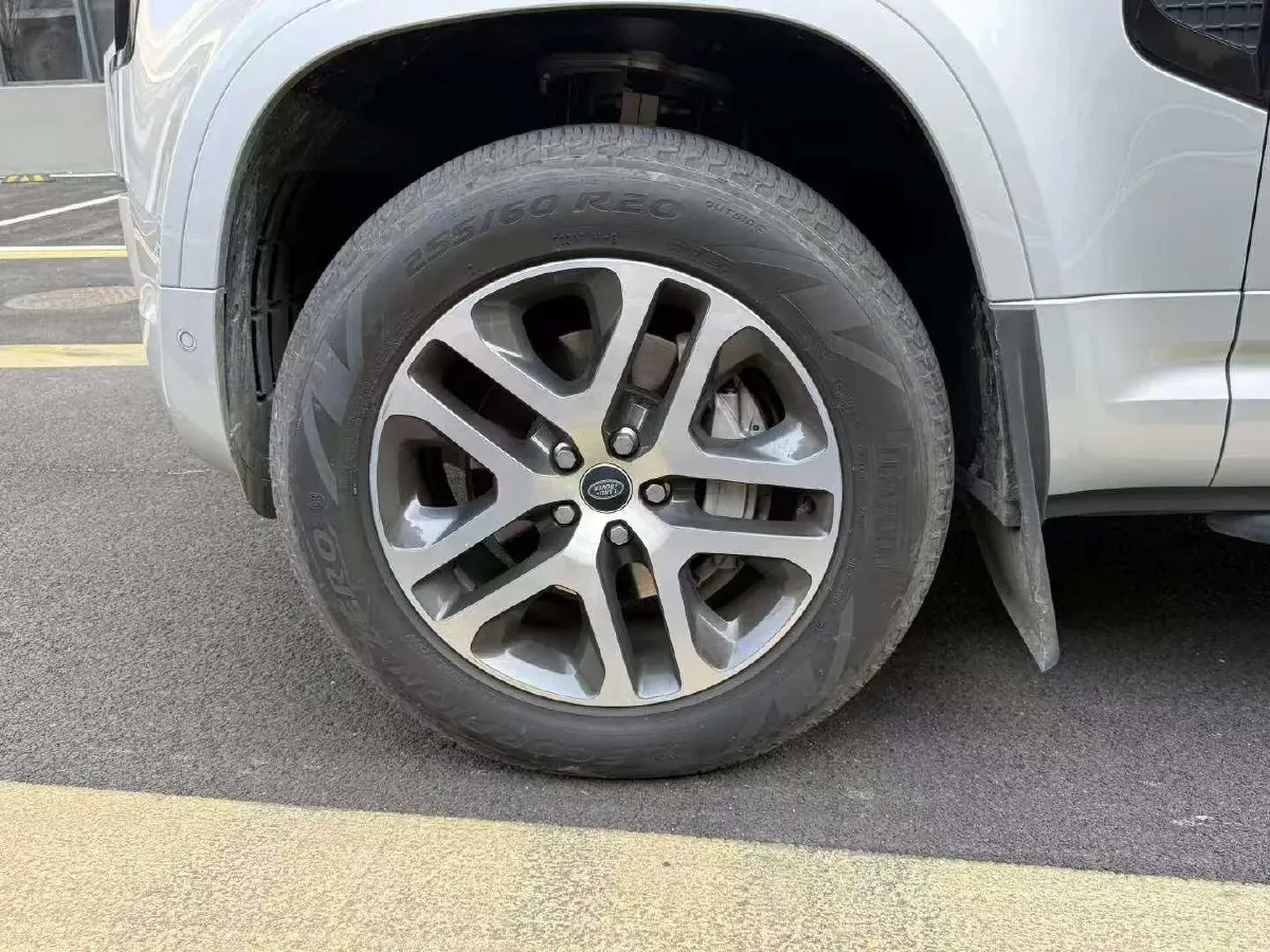 2023 Land Rover Defender 3.0T 400HP L6 8AT,autocango,china used car exporter,china ev exporter,chinese used car exporter,chinese used ev exporter