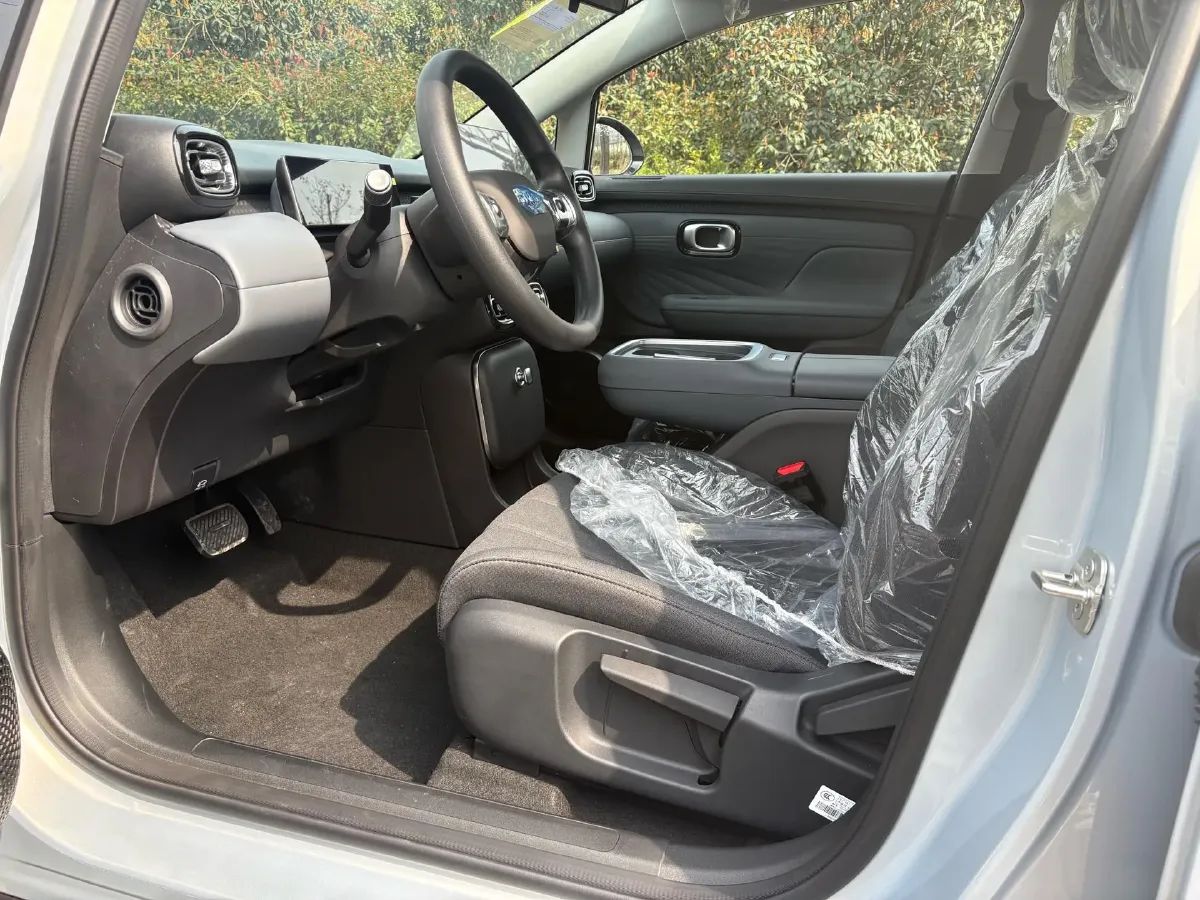 2025 Aion AION UT BEV,autocango,china used car exporter,china ev exporter,chinese used car exporter,chinese used ev exporter