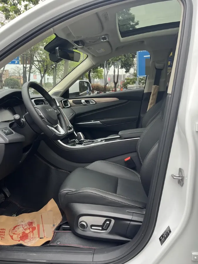 2019 LYNK&CO 01 2.0T 190HP L4 6AT,autocango,china used car exporter,china ev exporter,chinese used car exporter,chinese used ev exporter