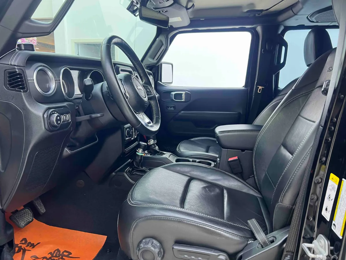2018 Jeep Wrangler 2.0T 266HP L4 8AT,autocango,china used car exporter,china ev exporter,chinese used car exporter,chinese used ev exporter
